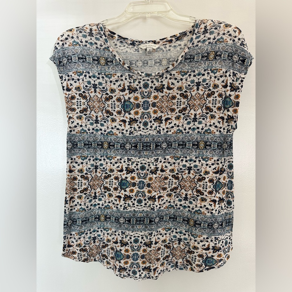 Lucky Brand pattern top. Size M